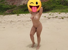 Esposa peladinha na praia